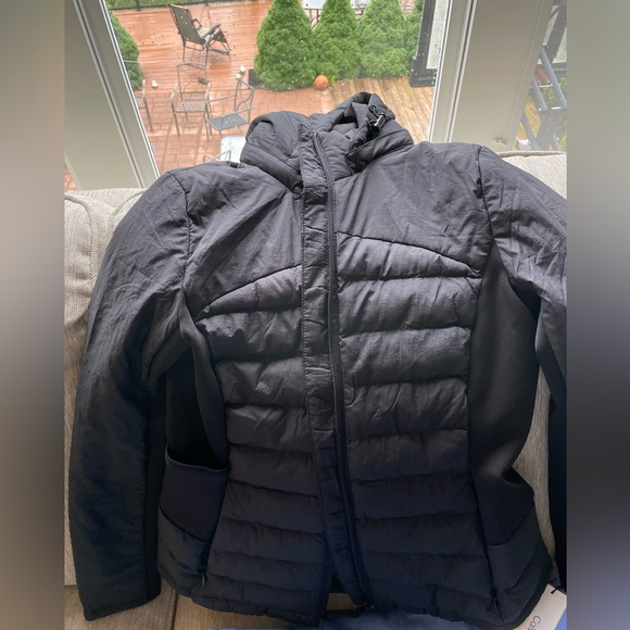 Size Small - Picture 3 of 3